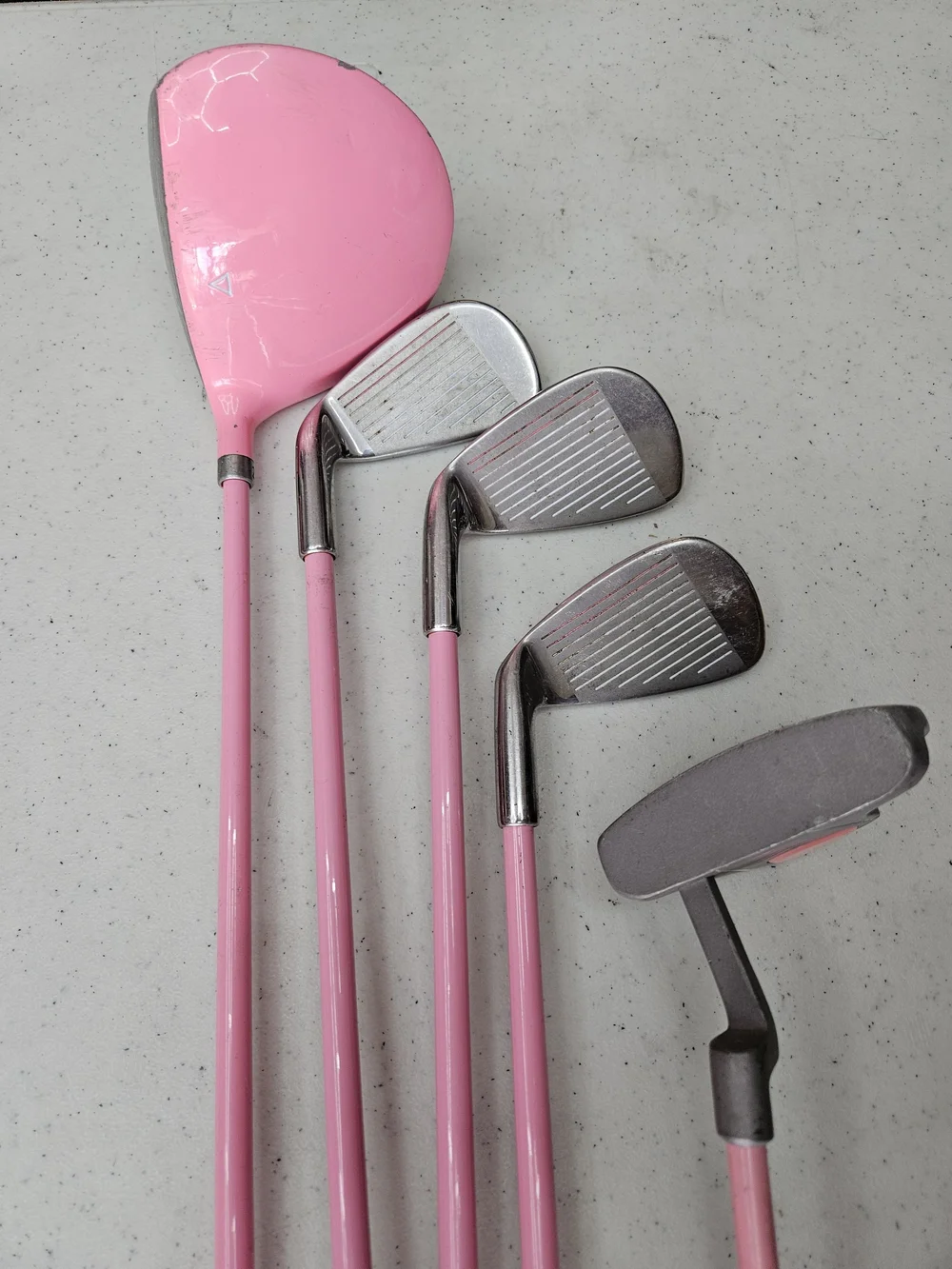 Lynx junior Girls  golf Clubs 5,6_,7 Irons. Driver And  Golfgirl Putter- RH